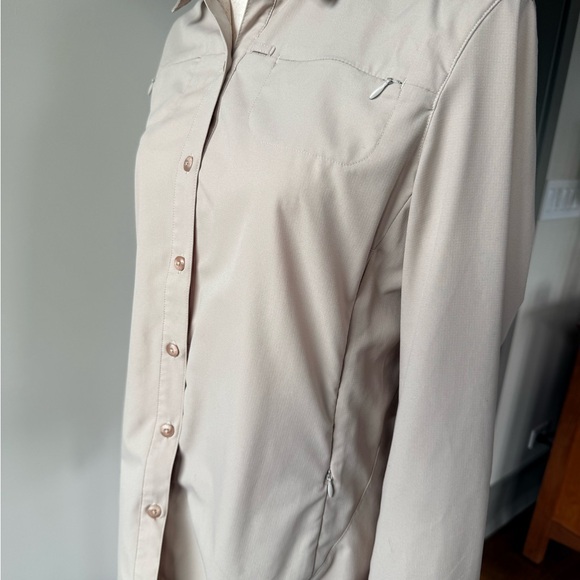 REI Women's Khaki Safari Shirt - Picture 7 of 7